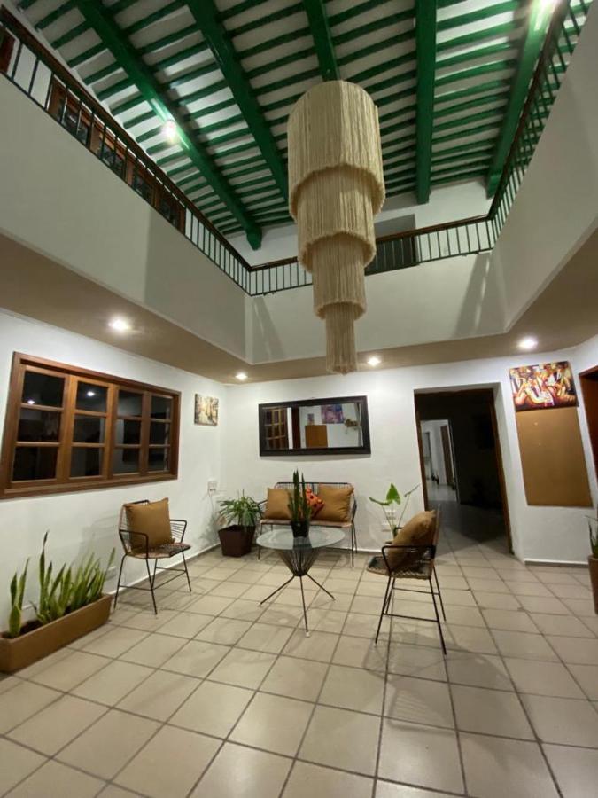Hotel Casa Colonial Gonzalez à Mérida Extérieur photo